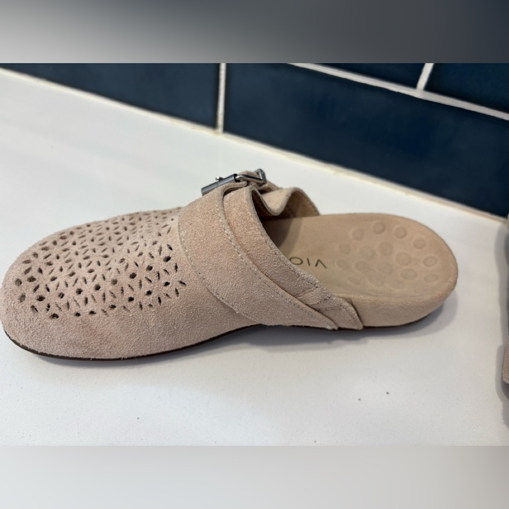 Vionic New Women's Cream Suede Mules - Picture 7 of 9